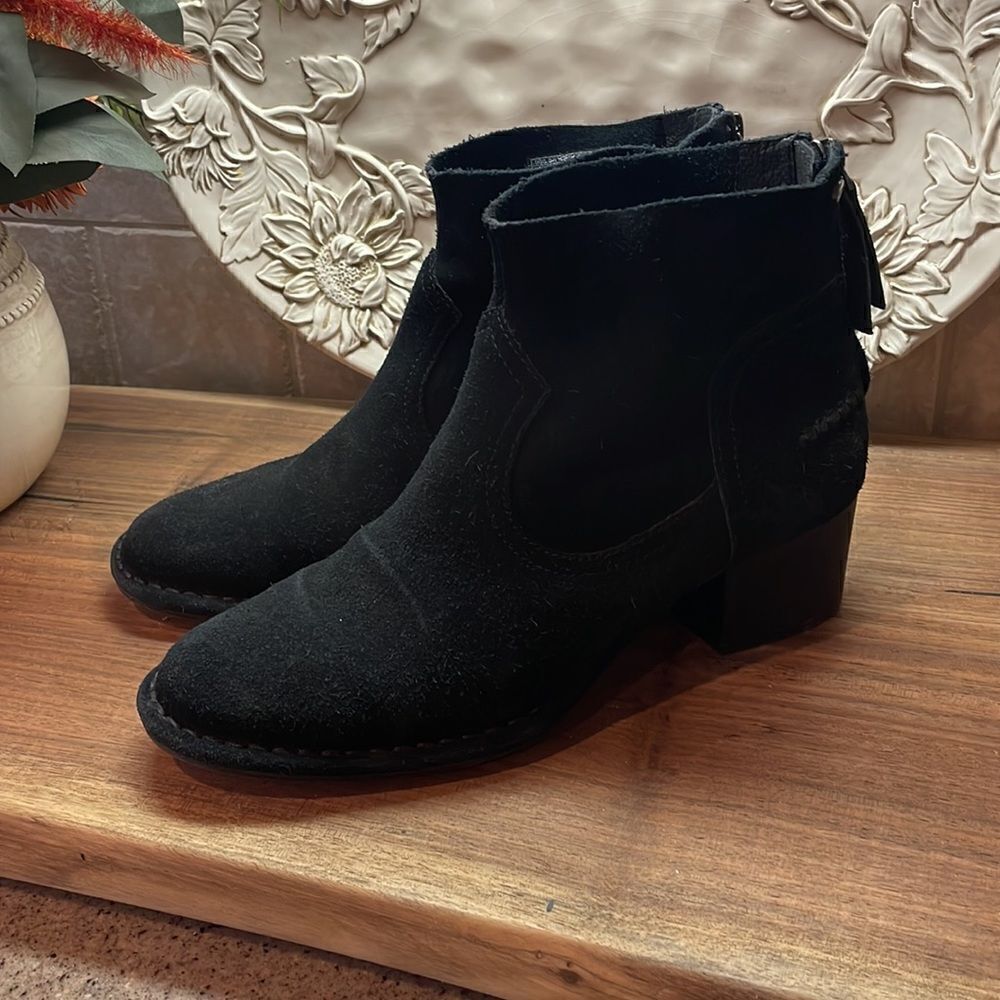 UGG Bandara Black Suede Stacked Heel Zip Ankle Mini Boots Booties Size EU 37.5 - Picture 3 of 10